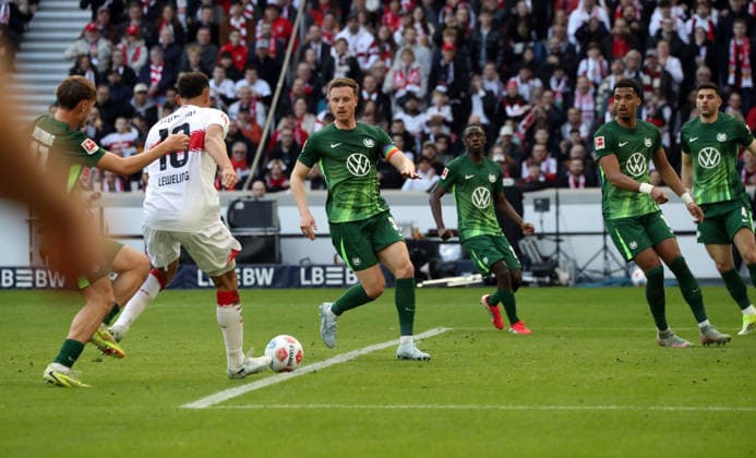 01.03.26 VfB Stuttgart - VfL Wolfsburg Deutschland, Stuttgart, 01.03.2026, Fussball, Bundesliga, Saison 2025 2026, VfB Stuttgart - VfL Wolfsburg (4:0): Jamie Leweling (VfB Stuttgart); Tor 2:0 Leweling.