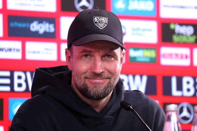 01.03.26 VfB Stuttgart - VfL Wolfsburg Deutschland, Stuttgart, 01.03.2026, Fussball, Bundesliga, Saison 2025 2026, VfB Stuttgart - VfL Wolfsburg (4:0): Sebastian Hoeneß (Trainer VfB Stuttgart).