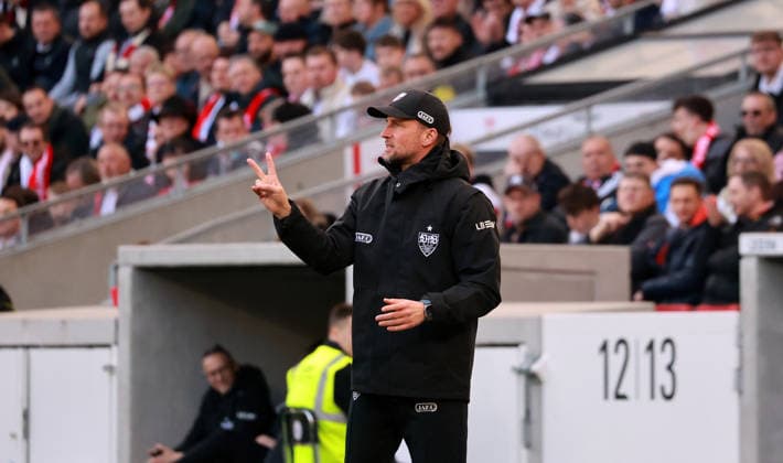 01.03.26 VfB Stuttgart - VfL Wolfsburg Deutschland, Stuttgart, 01.03.2026, Fussball, Bundesliga, Saison 2025 2026, VfB Stuttgart - VfL Wolfsburg (4:0): Sebastian Hoeneß (Trainer VfB Stuttgart).