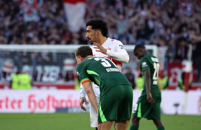 01.03.26 VfB Stuttgart - VfL Wolfsburg Deutschland, Stuttgart, 01.03.2026, Fussball, Bundesliga, Saison 2025 2026, VfB Stuttgart - VfL Wolfsburg (4:0): v.l. Yannick Gerhardt (VfL Wolfsburg), Tiago Tomas (VfB Stuttgart).