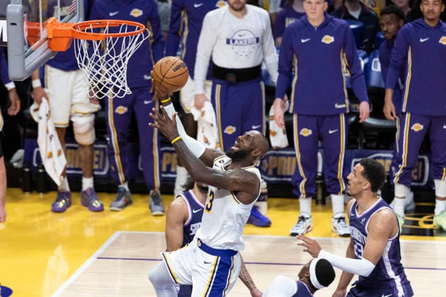 March 1, 2026, Los Angeles, California, USA: Los Angeles LakersÃ¢â‚¬â ¢ LeBron James (23) goes to the basket against the Sacramento Kings during an NBA, Basketball Herren, USA basketball game at Crypto.com Arena on Sunday, March 1, 2026 in Los Angeles. NBA 2026: Kings Vs Lakers  - ZUMAc68_ 20260301_zaf_c68_021 Copyright: xRingoxChiux