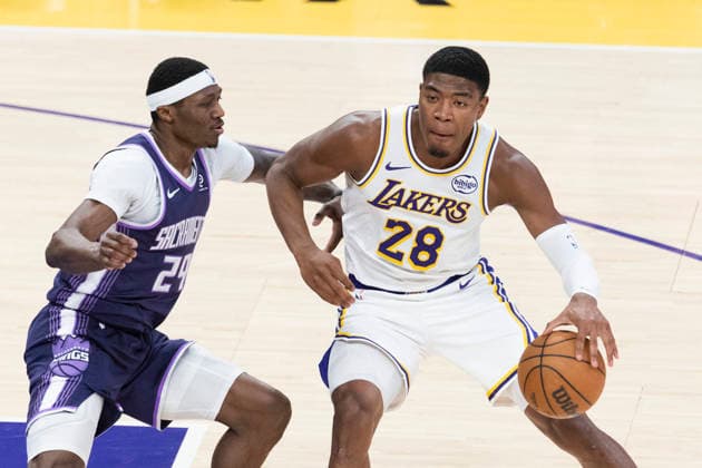 March 1, 2026, Los Angeles, California, USA: Los Angeles LakersÃ¢â‚¬â ¢ Rui Hachimura (28) drives against Sacramento KingsÃ¢â‚¬â ¢ Daeqwon Plowden (29) during an NBA, Basketball Herren, USA basketball game at Crypto.com Arena on Sunday, March 1, 2026 in Los Angeles. NBA 2026: Kings Vs Lakers  - ZUMAc68_ 20260301_zaf_c68_033 Copyright: xRingoxChiux