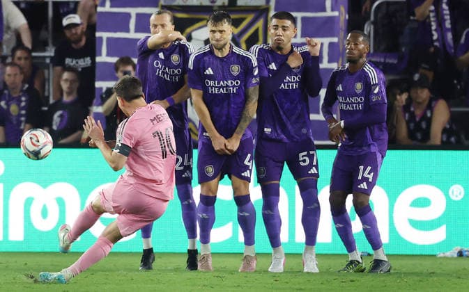 March 1, 2026, Orlando, Fl - Florida, USA: Miami player Lionel Messi scores a goal past Orlando players during the Inter Miami at Orlando City Soccer MLS, Fussball Herren, USA match at Inter&Co Stadium in Orlando, Florida, on Sunday, March 1, 2026. Messi scored two goals as Miami won the game 4-2. Orlando USA - ZUMAm67_ 20260301_zaf_m67_004 Copyright: xStephenxM.xDowellx