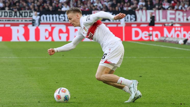 Stuttgart, Fußball Bundesliga, 20. Spieltag, VfB Stuttgart vs. VfL Wolfsburg, Chris Führich ( VfB )