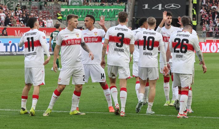 Stuttgart, Fußball Bundesliga, 20. Spieltag, VfB Stuttgart vs. VfL Wolfsburg, Jubel VfB