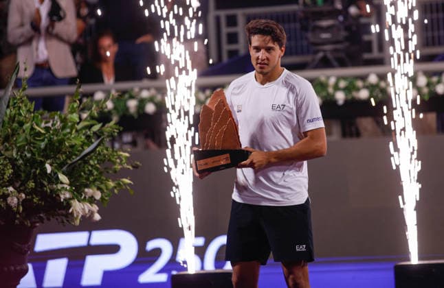 Chile Open 2026 ATP, Tennis Herren 250) FINAL On March 1, 2026, in Santiago, Chile, Italy s Luciano Darderi becomes the singles champion after defeating Germany s Yannick Hanfmann in the final of the Chile Open 2026 (ATP 250), held at Court Central of San Carlos de Apoquindo in Santiago de Chile. SANTIAGO Chile  Copyright: xReinaldoxUbillax originalFilename:ubilla-notitle260301_npKac.jpg