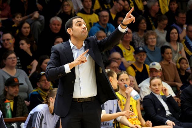 DEU, easyCredit DBBL, ALBA vs. Rutronik Stars Keltern, 01.03.2026, Soemmeringhalle, Berlin, DEU, easyCredit DBBL, ALBA vs. Rutronik Stars Keltern, im Bild Cheftrainer Cristo Cabrera (ALBA Berlin)