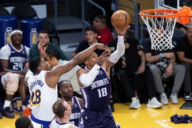 (260302) -- LOS ANGELES, March 2, 2026 -- Los Angeles Lakers Russell Westbrook (R) shoots during the 2025-2026 NBA, Basketball Herren, USA regular season basketball game between Los Angeles Lakers and Sacramento Kings in Los Angeles, the United States, March 1, 2026. (Photo by Xinhua) (SP) U.S.-LOS ANGELES-BASKETBALL-NBA-LAKERS VS KINGS RingoxChiu 