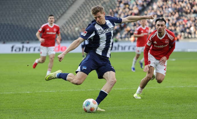 Luca Schuler am Ball, Berkay Yilmaz Zweikampf Spielszene Aktion Fußball Fussball DFL 2. Bundesliga Herren 24. Spieltag Saison 2025 2026 01.03.2026 Hertha BSC Berlin vs. 1.FC Nürnberg FCN DFL regulations prohibit any use of photographs as image sequences and or quasi-video