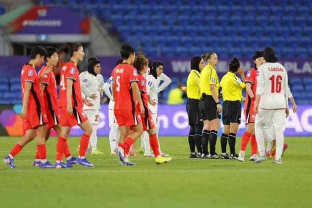 Full time whistle blows as Korea win the Womens Asian Cup match against Islamic Republic of Iran at the Gold Coast Stadium in Robina, Australia Copyright: xMatthewxStarlingx xSPPx Sportspressphoto_SPR99851