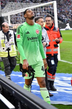 01.03.2026, xekx, Fussball 1.Bundesliga, Eintracht Frankfurt - SC Freiburg v.l. Kaua Santos (Eintracht Frankfurt) verletzt, Verletzung, (DFL DFB REGULATIONS PROHIBIT ANY USE OF PHOTOGRAPHS as IMAGE SEQUENCES and or QUASI-VIDEO) Frankfurt am Main