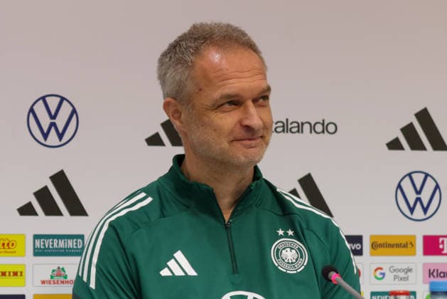 02.03.2026, xgrfx, Fussball WM Qualifikation , Deutschland Frauen - Pressekonferenz, Abschlusstraining v.l. Christian Wück (Deutsche Frauennationalmannschaft) (DFL DFB REGULATIONS PROHIBIT ANY USE OF PHOTOGRAPHS as IMAGE SEQUENCES and or QUASI-VIDEO) Dresden