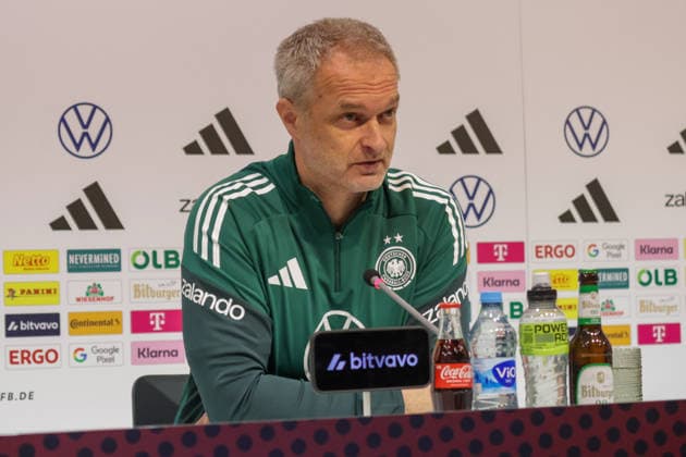 02.03.2026, xgrfx, Fussball WM Qualifikation , Deutschland Frauen - Pressekonferenz, Abschlusstraining v.l. Christian Wück (Deutsche Frauennationalmannschaft) (DFL DFB REGULATIONS PROHIBIT ANY USE OF PHOTOGRAPHS as IMAGE SEQUENCES and or QUASI-VIDEO) Dresden