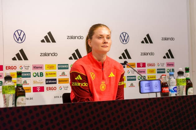 02.03.2026, xgrfx, Fussball WM Qualifikation , Deutschland Frauen - Pressekonferenz, Abschlusstraining v.l. Sjoeke Nüsken (Deutsche Frauennationalmannschaft) (DFL DFB REGULATIONS PROHIBIT ANY USE OF PHOTOGRAPHS as IMAGE SEQUENCES and or QUASI-VIDEO) Dresden