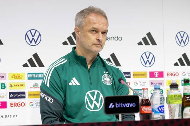02.03.2026, xgrfx, Fussball WM Qualifikation , Deutschland Frauen - Pressekonferenz, Abschlusstraining v.l. Christian Wück (Deutsche Frauennationalmannschaft) (DFL DFB REGULATIONS PROHIBIT ANY USE OF PHOTOGRAPHS as IMAGE SEQUENCES and or QUASI-VIDEO) Dresden