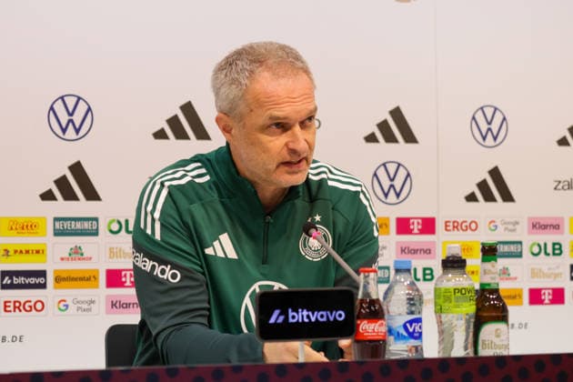 02.03.2026, xgrfx, Fussball WM Qualifikation , Deutschland Frauen - Pressekonferenz, Abschlusstraining v.l. Christian Wück (Deutsche Frauennationalmannschaft) (DFL DFB REGULATIONS PROHIBIT ANY USE OF PHOTOGRAPHS as IMAGE SEQUENCES and or QUASI-VIDEO) Dresden