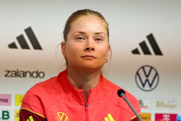 Dresden, Deutschland 02. März 2026: Vorbereitung auf das Frauen WM-Qualifikationsspiel Deutschland vs. Slowenien - Abschlusspressekonferenz in Dresden Im Bild: Sjoeke Nüsken Nuesken (Deutschland) bei der Abschlusspressekonferenz in Dresden Copyright: HMBxMedia MadeleinexFantini