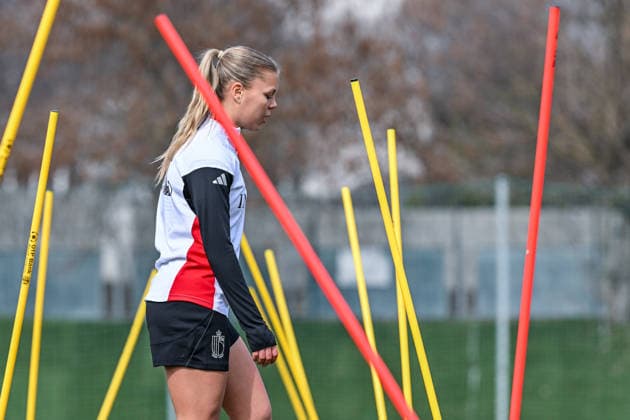 SOCCER WOMEN UEFA QUALIFIERS B4 MD-1 ISRAEL VS BELGIUM Amy Littel (17) of Belgium pictured during a women football training session MD-1 before the game between the national teams of Israel and Belgium, called the Red Flames, on the first match day in League B Group B4 in the league stage of the 2026-27 UEFA Women s European Qualifiers competition , on Monday 2 March 2026 in Budapest , Hungary . PHOTO SPORTPIX Stijn Audooren Budapest BSC Stadium - Budaors Hungary  Copyright: xSportpix.bex xStijnxAudoorenxStijnxAudoorenx
