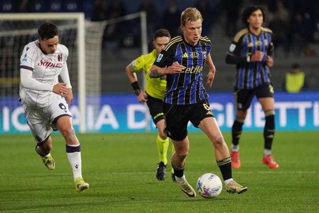 Pisa s Malthe Hojolt in action....During the Serie A soccer match between Pisa and Bologna at the Cetilar Arena Romeo Anconetani Stadium in Pisa; Center West Italy; monday March 02; 2026 ; Soccer  Copyright: xAlessandroxLaxRocca LaPressex