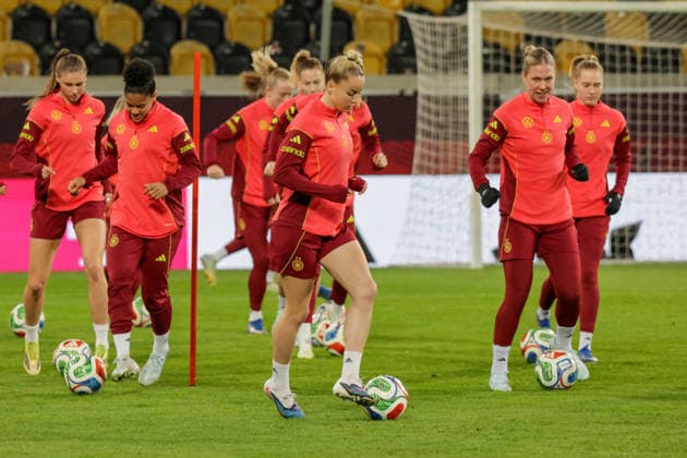 02.03.2026, xgrfx, Fussball WM Qualifikation , Deutschland Frauen - Pressekonferenz, Abschlusstraining v.l. Jule Brand, shekiera Martinez, Giulia Gwinn, Rebecca Knaak, (Deutsche Frauennationalmannschaft) (DFL DFB REGULATIONS PROHIBIT ANY USE OF PHOTOGRAPHS as IMAGE SEQUENCES and or QUASI-VIDEO) Dresden