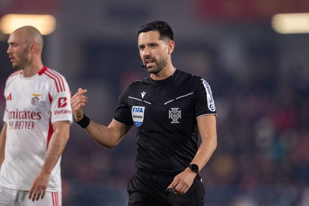 March 2, 2026, Barclos, Barcelos, Portugal: BARCELOS, PORTUGAL - MARCH 02: JOAO GONCALVES referee of the match is seen on action during the Liga Portugal Betclic 2025 26 League match between Gil Vicente FC and SL Benfica, at Estadio Cidade de Barcelos on March 02, 2026 in Barcelos, Portugal Gil Vicente FC X SL Benfica - Liga Portugal Betclic  - ZUMAl192 20260302_zsp_l192_013 Copyright: xMiguelxLemosx