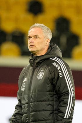 Dresden, Deutschland 02. März 2026: Vorbereitung auf das Frauen WM-Qualifikationsspiel Deutschland vs. Slowenien - Abschlusstraining in Dresden Im Bild: Bundestrainer Christian Wück Wueck (Deutschland) Copyright: HMBxMedia MadeleinexFantini
