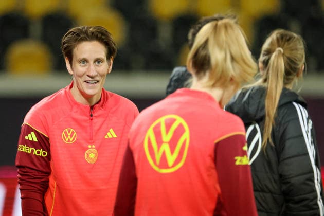 Dresden, Deutschland 02. März 2026: Vorbereitung auf das Frauen WM-Qualifikationsspiel Deutschland vs. Slowenien - Abschlusstraining in Dresden Im Bild: Torhüterin Ann-Katrin Berger (Deutschland) Copyright: HMBxMedia MadeleinexFantini