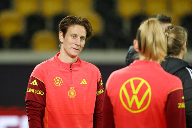 Dresden, Deutschland 02. März 2026: Vorbereitung auf das Frauen WM-Qualifikationsspiel Deutschland vs. Slowenien - Abschlusstraining in Dresden Im Bild: Torhüterin Ann-Katrin Berger (Deutschland) Copyright: HMBxMedia MadeleinexFantini