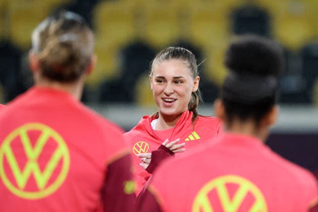 Dresden, Deutschland 02. März 2026: Vorbereitung auf das Frauen WM-Qualifikationsspiel Deutschland vs. Slowenien - Abschlusstraining in Dresden Im Bild: Jule Brand (Deutschland) Copyright: HMBxMedia MadeleinexFantini