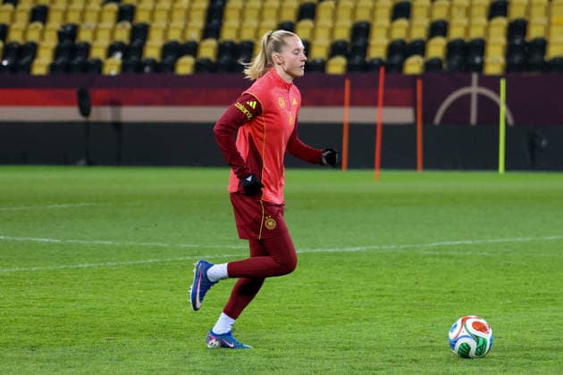 Dresden, Deutschland 02. März 2026: Vorbereitung auf das Frauen WM-Qualifikationsspiel Deutschland vs. Slowenien - Abschlusstraining in Dresden Im Bild: Janina Minge (Deutschland) Copyright: HMBxMedia MadeleinexFantini
