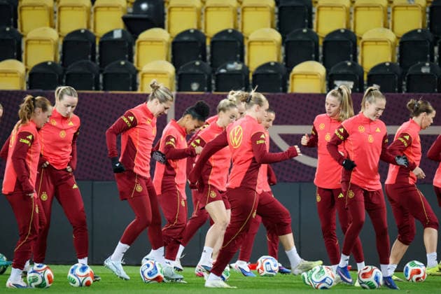 Dresden, Deutschland 02. März 2026: Vorbereitung auf das Frauen WM-Qualifikationsspiel Deutschland vs. Slowenien - Abschlusstraining in Dresden Im Bild: Die Spielerinnen der deutschen Fußballnationalmannschaft der Frauen beim Abschlusstraining in Dresden Copyright: HMBxMedia MadeleinexFantini