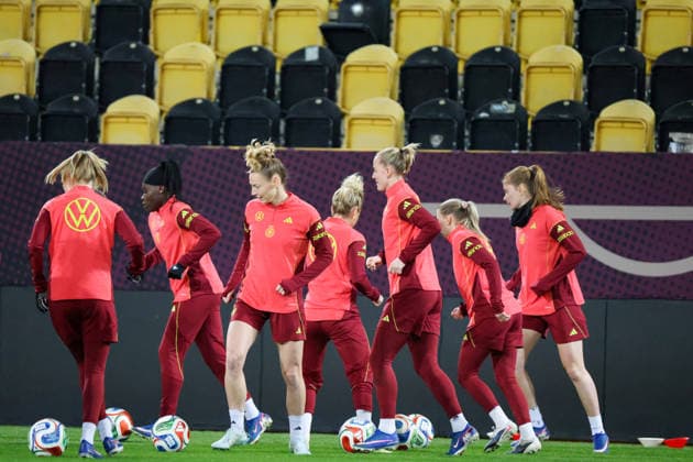 Dresden, Deutschland 02. März 2026: Vorbereitung auf das Frauen WM-Qualifikationsspiel Deutschland vs. Slowenien - Abschlusstraining in Dresden Im Bild: Die Spielerinnen der deutschen Fußballnationalmannschaft der Frauen beim Abschlusstraining in Dresden Copyright: HMBxMedia MadeleinexFantini