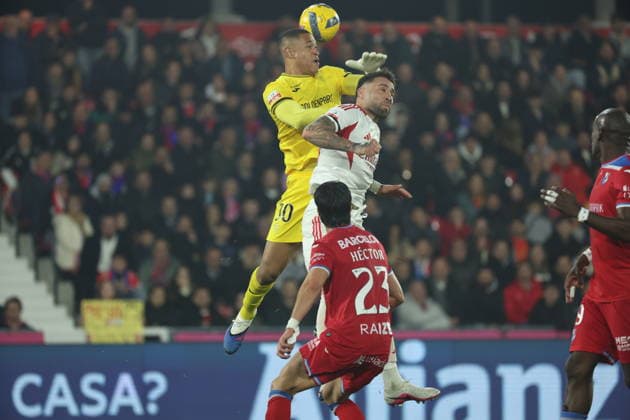 Otamendi (SL Benfica) in action during the match between Gil Vicente FC and SL Benfica, valid for Liga Portugal Betclic 2025 2026 at Estadio Cidade de Barcelos on 2 March 2026. Barcelos Estadio Cidade de Barcelos Barcelos Portugal Copyright: xIMAGOx xPRIMExSPORTSxIMAGESx xFILIPExOLIVEIRAx