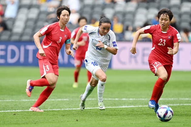 SOCCER ASIAN CUP NORTH KOREA UZBEKISTAN, Khabibullaeva Diyorakhon of Uzbekistan and Ri Hye Gyong of North Korea during the AFC Women™s Asian Cup Group B match between North Korea and Uzbekistan at CommBank Stadium in Sydney, Tuesday, March 3, 2026. ( NO ARCHIVING, EDITORIAL USE ONLY SYDNEY NEW SOUTH WALES AUSTRALIA  Copyright: xDEANxLEWINSx 20260303198951077136