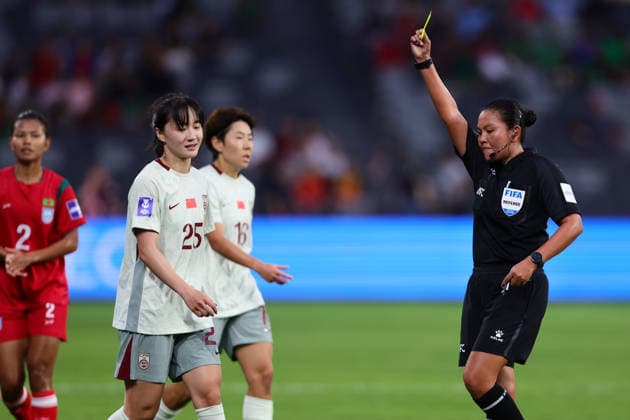 Lyu Yatong of China makes a foul and is yellow carded during the AFC Womens Asian Cup 2026 match between China PR Women and Bangladesh Women at Western Sydney Stadium, Sydney, Australia on 3 March 2026. Copyright: xPeterxDovganx 44610029