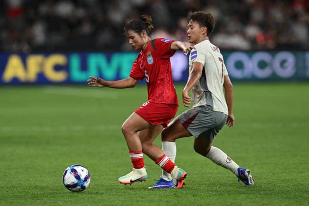 SOCCER ASIAN CUP CHINA BANGLADESH, Monika Chakma of Bangladesh and Wang Shuang of China during the AFC Women™s Asian Cup Group B match between China and Bangladesh at CommBank Stadium in Sydney, Tuesday, March 3, 2026. ( NO ARCHIVING, EDITORIAL USE ONLY SYDNEY NEW SOUTH WALES AUSTRALIA  Copyright: xDEANxLEWINSx 20260303147545154330