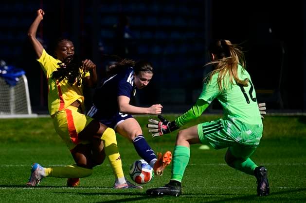 Belgium v Scotland - Women s U19 International Friendly, Länderspiel, Nationalmannschaft TUBIZE, BELGIUM - MARCH 03 : Tchidjo Bomie Paola of Belgium and Berry Laura of Scotland WU19s battle for the ball during an International Women s U19 match between Belgium and Scotland on March 3, 2026 in Tubize, Belgium, 03 03 2026 Tubize Belgium  Copyright: xPeterxDexVoechtx