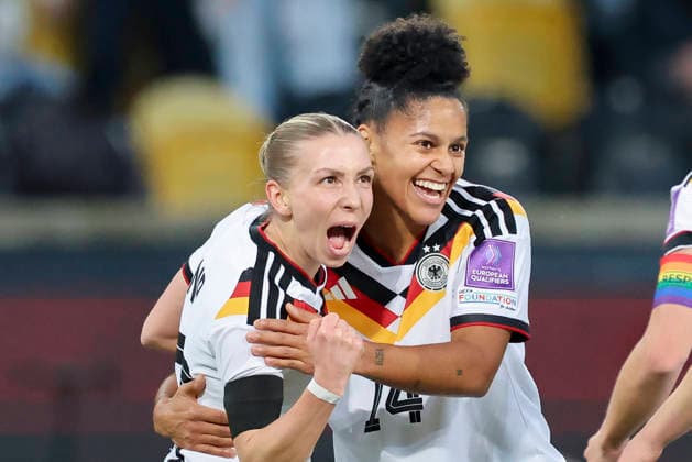 Elisa Senss (Germany) bejubelt ihren Treffer zum 2:0 mit Shekiera Martinez (Germany), 2027 FIFA Women s World Cup Qualifier, Germany v Slovenia, Rudolf-Harbig-Stadion am 03. March 2026 in Dresden, Deutschland. (Foto von Marco Steinbrenner DeFodi Images) Elisa Senss (Germany) celebrates after scoring her teams second goal with Shekiera Martinez (Germany), 2027 FIFA Women s World Cup Qualifier, Germany v Slovenia, Rudolf-Harbig-Stadion, March 3, 2026 in Dresden, Germany. (Photo by Marco Steinbrenner DeFodi Images) -