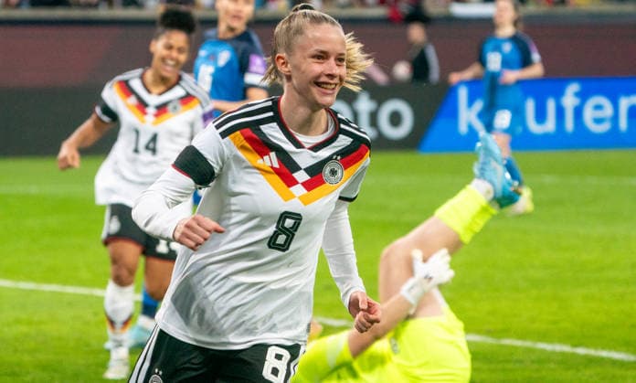 3.3..2026, Fußball, GER, Frauen, WM-Qualifikation, 1. Spieltag, Deutschland - Slowenien, Vivien Endemann (Deutschland) jubelt über den Treffer zum 1:0. Dresden Rudolf-Harbig-Stadion Sachsen Deutschland