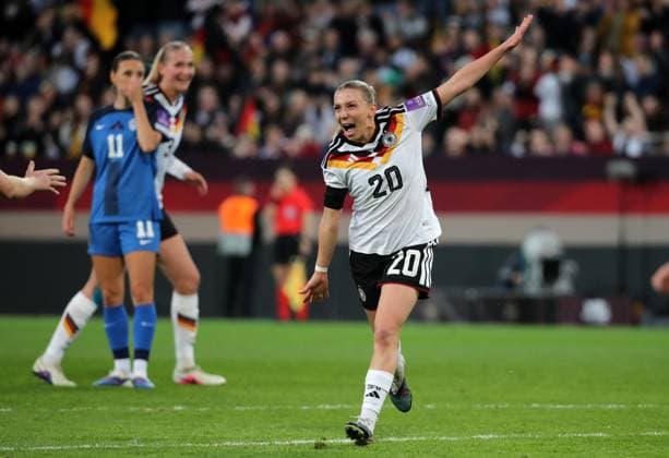 GER, Fussball, Frauen, WM Qualifikation, Deutschland - Slowenien 03.03.2026, Dresden, Rudolf-Harbig-Stadion, GER, WM Qualifikation, Frauen-Laenderspiel, Gruppenphase, Gruppe D, Spiel 1 von 6 Deutschland - Slowenien im Bild: Torjubel Elisa Senss (Deutschland) nach dem Tor zum 2:0 DFL regulations prohibit any use of photographs as image sequences and or quasi-video