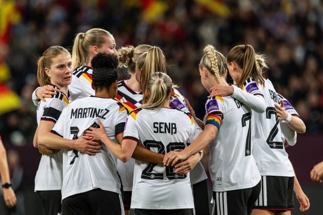 GER, UEFA-Qualifikation für die FIFA Frauenfussball-Weltmeisterschaft 2027, Deutschland - Slowenien. 03.03.2026, Rudolf-Harbig-Stadium, Dresden, GER, UEFA-Qualifikation für die FIFA Frauenfussball-Weltmeisterschaft 2027, Deutschland - Slowenien. Team Deutschland jubelt, Shekiera Martinez (Deutschland Shekiera Martinez (Deutschland 14) Â