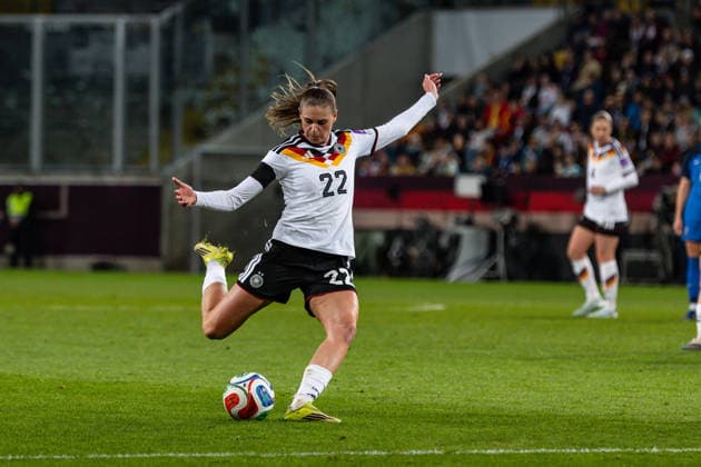 GER, UEFA-Qualifikation für die FIFA Frauenfussball-Weltmeisterschaft 2027, Deutschland - Slowenien. 03.03.2026, Rudolf-Harbig-Stadium, Dresden, GER, UEFA-Qualifikation für die FIFA Frauenfussball-Weltmeisterschaft 2027, Deutschland - Slowenien. Jule Brand (Deutschland 22) Einzelaktion Aktion Â