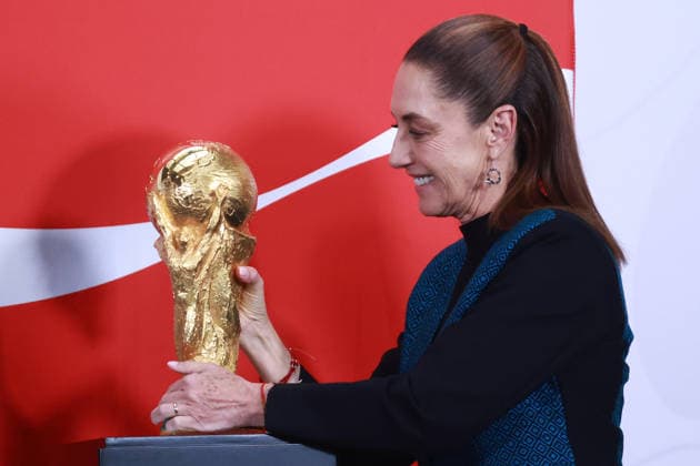 The FIFA World Cup, WM, Weltmeisterschaft, Fussball Trophy at Claudia Sheinbaum s press conference, PK, Pressekonferenz in Mexico MEXICO CITY, MEXICO - MARCH 03: Mexican President Claudia Sheinbaum poses with the FIFA World Cup Trophy after her daily press conference, at the National Palace, in Mexico City, Mexico on March 03, 2026. The FIFA World Cup Trophy continues its journey through Mexico as part of the official Trophy Tour. Daniel Cardenas Anadolu Mexico City Mexico. Editorial use only. Please get in touch for any other usage.  Copyright: x2026xAnadoluxDanielxCardenasx