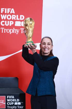 The FIFA World Cup, WM, Weltmeisterschaft, Fussball Trophy at Claudia Sheinbaum s press conference, PK, Pressekonferenz in Mexico MEXICO CITY, MEXICO - MARCH 03: Mexican President Claudia Sheinbaum poses with the FIFA World Cup Trophy after her daily press conference, at the National Palace, in Mexico City, Mexico on March 03, 2026. The FIFA World Cup Trophy continues its journey through Mexico as part of the official Trophy Tour. Daniel Cardenas Anadolu Mexico City Mexico. Editorial use only. Please get in touch for any other usage.  Copyright: x2026xAnadoluxDanielxCardenasx