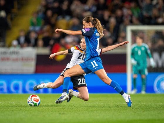Fussball, Frauen, Saison 2025 2026, WM-Qualifikation in Dresden (Liga A, Gruppe 4), Deutschland - Slowenien, v.l. Elisa Senß (Deutschland), Lara Prasnikar (Slowenien), 03.03.2026, Copyright: xSebastianxRäppold MatthiasxKochx