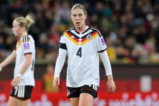 Rebecca Knaak (Germany) schaut, 2027 FIFA Women s World Cup Qualifier, Germany v Slovenia, Rudolf-Harbig-Stadion am 03. March 2026 in Dresden, Deutschland. (Foto von Marco Steinbrenner DeFodi Images) Rebecca Knaak (Germany) looks on, 2027 FIFA Women s World Cup Qualifier, Germany v Slovenia, Rudolf-Harbig-Stadion, March 3, 2026 in Dresden, Germany. (Photo by Marco Steinbrenner DeFodi Images) -