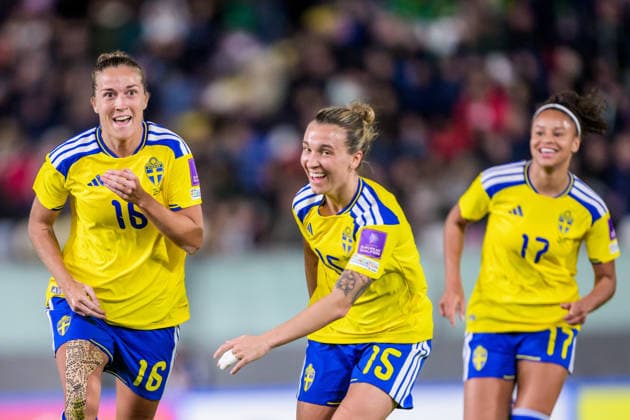 260303 Filippa Angeldahl and Julia Zigiotti Olme of Sweden celebrate after 0-1 during the Women s FIFA World Cup, WM, Weltmeisterschaft, Fussball Qualifier football match between between Italy and Sweden on March 3, 2026 in Reggio Calabria. Photo: Ludvig Thunman BILDBYRAN kod LT LT0780 fotboll football soccer fotball vm-kval kval fifa womens world cup qualifier qualifier italien italy sverige sweden dam bbeng jubel Copyright: LUDVIGxTHUNMAN BB260303LT063
