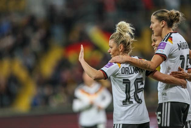 GER, Dresden, Deutschland vs Slowenien, Länderspiel, Fussball, FIFA, Spielzeit 2026 2027, WM-Qualifikation, Rudolf-Harbig-Stadion, 1. Spieltag im Bild: Linda Dallmann (Deutschland Frauen 16), Tor, Jubel und Freude, Emotionen, Goal scored, emotions, Gol, Slovenija, veselje, 3:0, Larissa Mühlhaus (Deutschland Frauen 15) DFB DFL REGULATIONS PROHIBIT ANY USE OF PHOTOGRAPHS AS IMAGE SEQUENCES AND OR QUASI-VIDEO, 03.03.2026 Copyright: HMBxMedia HendrikxHamelau