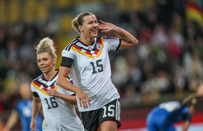 GER, Dresden, Deutschland vs Slowenien, Länderspiel, Fussball, FIFA, Spielzeit 2026 2027, WM-Qualifikation, Rudolf-Harbig-Stadion, 1. Spieltag im Bild: Larissa Mühlhaus (Deutschland Frauen 15), Tor, Jubel und Freude, Emotionen, Goal scored, emotions, Gol, Slovenija, veselje, 4:0 DFB DFL REGULATIONS PROHIBIT ANY USE OF PHOTOGRAPHS AS IMAGE SEQUENCES AND OR QUASI-VIDEO, 03.03.2026 Copyright: HMBxMedia HendrikxHamelau