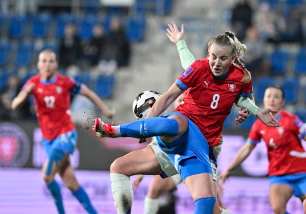 Aneta Pochmanova of Czech Republicl, left, and Sophie Ingle of Wales in action during the European qualifying round group B1 for 2027 Women s Football World Championship, WM, Weltmeisterschaft match Czech Republic vs Wales on 3 March 2026 in Uherske Hradiste, Czech Republic. (CTKxPhoto DaliborxGluck) CTKPhotoP2026030307995  CTKPhotoP2026030307995